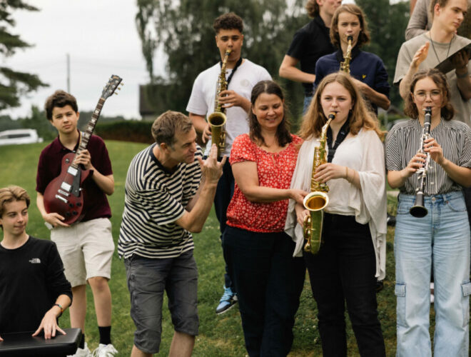 Bilde av ungdommer på sommerjazzkurs