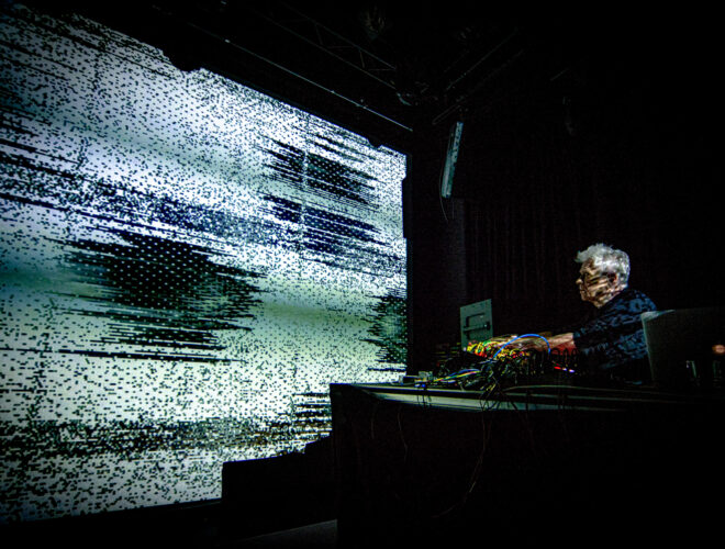 Bilde av videokunstner Kjell Bjørgeengen