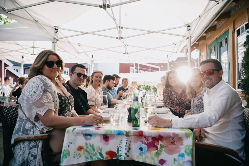 Bilde fra uteserveringen på Vår Bistro